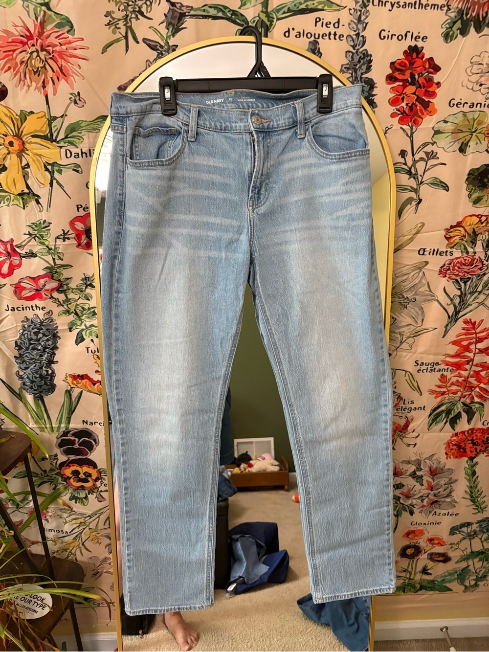 Old Navy Light Blue Mid-Rise Cropped Straight Jeans - Women's